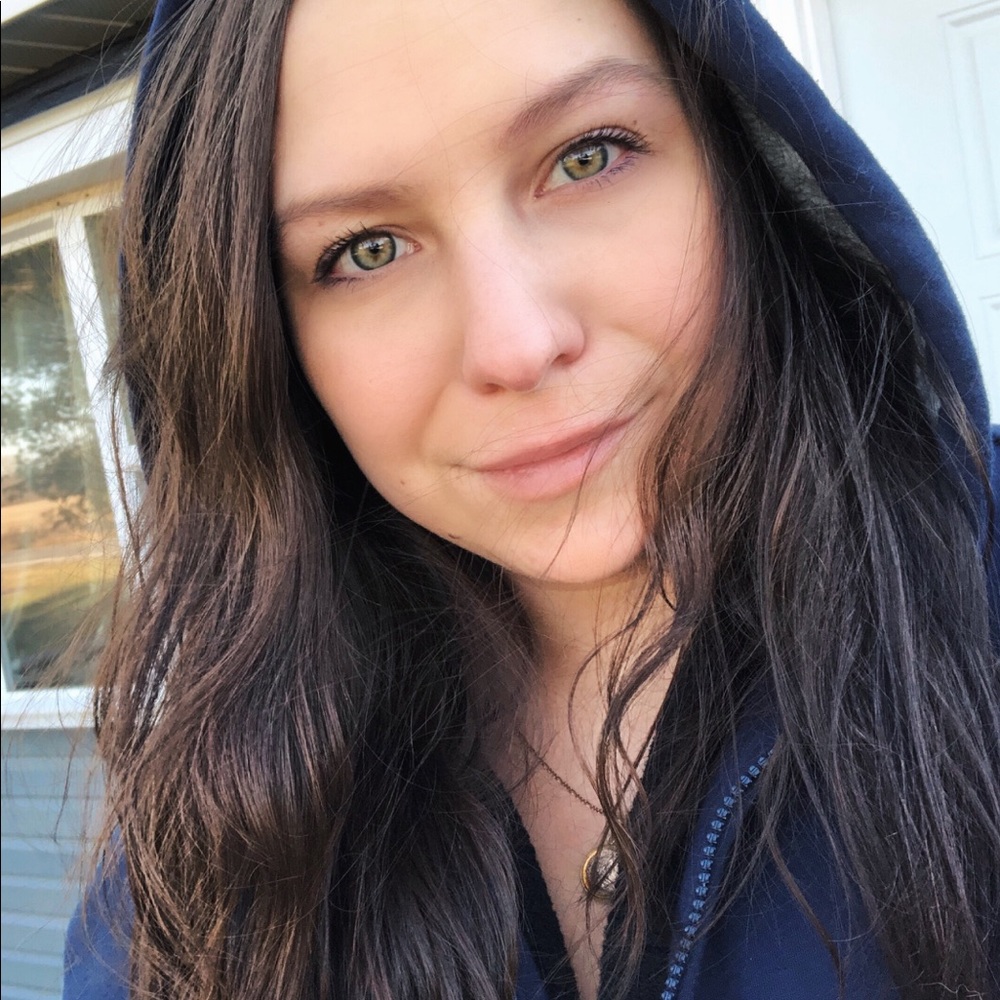 Meet your Posher, Madeline